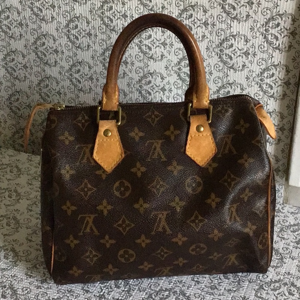 Louis Vuitton Brown Mini Bag with Signature Monogram - Picture 3 of 10